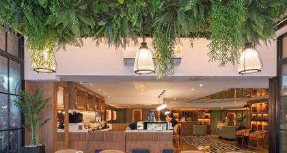 THEE Bangkok by TH District