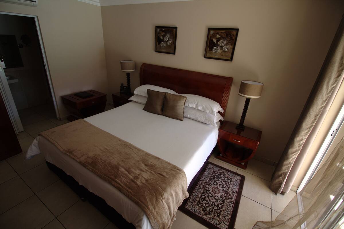 Habitación de lujo | Sábanas de algodón egipcio y ropa de cama de alta calidad