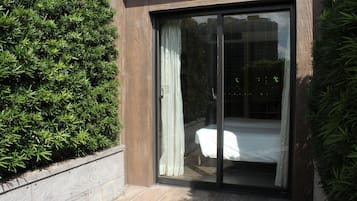 Deluxe Twin Room | Balcony