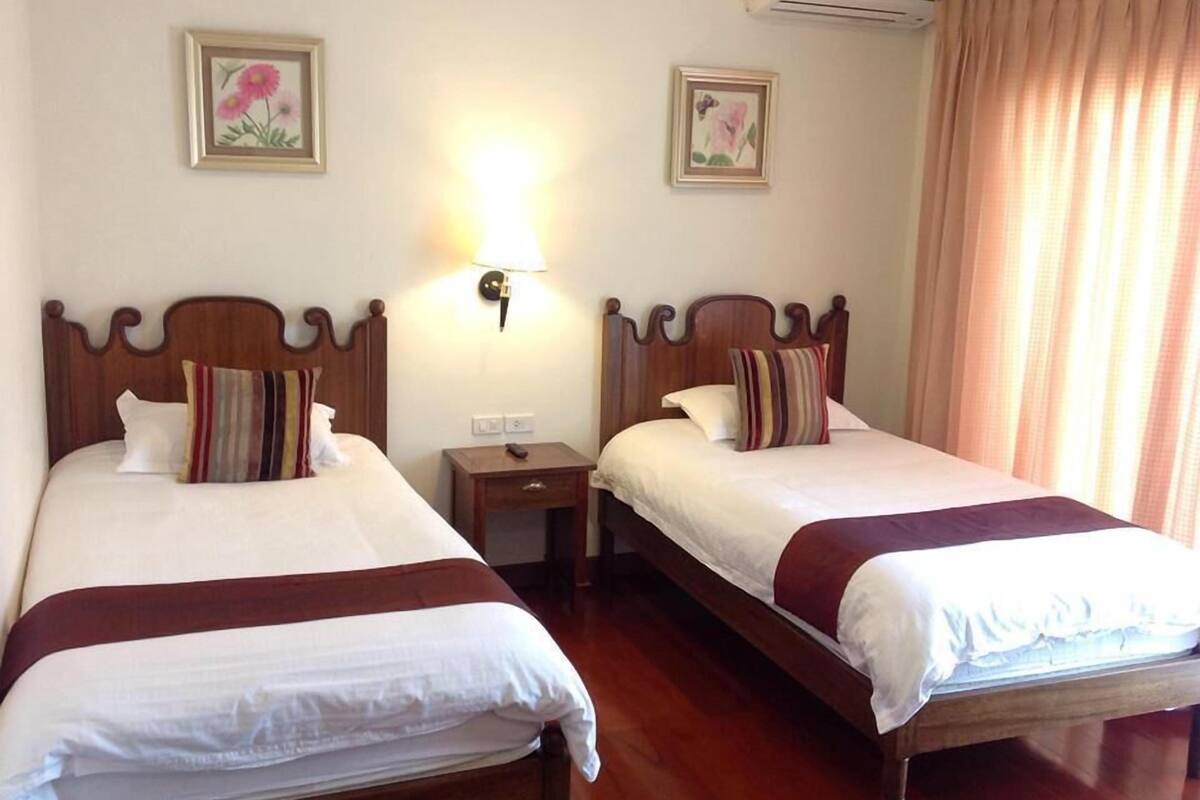 Chambre Supérieure avec lits jumeaux | 1 chambre, coffres-forts dans les chambres, bureau, Wi-Fi gratuit