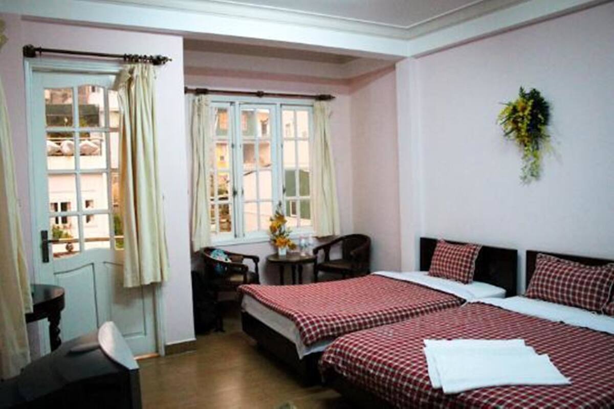 WiFi (free), bed sheets