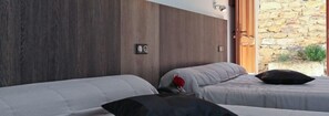 Comfort Twin Room | Desk, free WiFi - Hotel Victor Hugo (Saint-Cere)