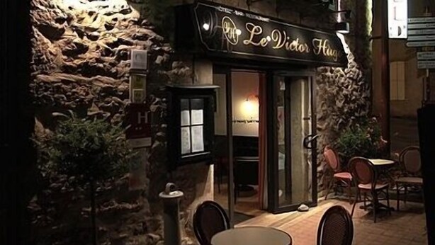 Property entrance - Hotel Victor Hugo (Saint-Cere)