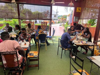 阿桑特瓦首选酒店