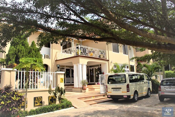 Front of property - Asantewaa Premier Hotel (Kumasi)