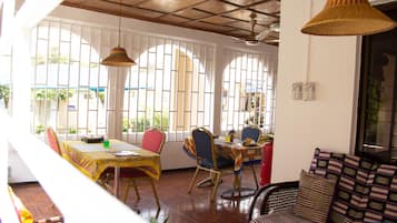 Breakfast area