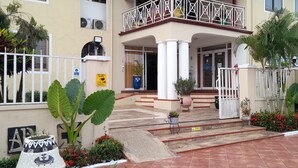Bagian depan properti