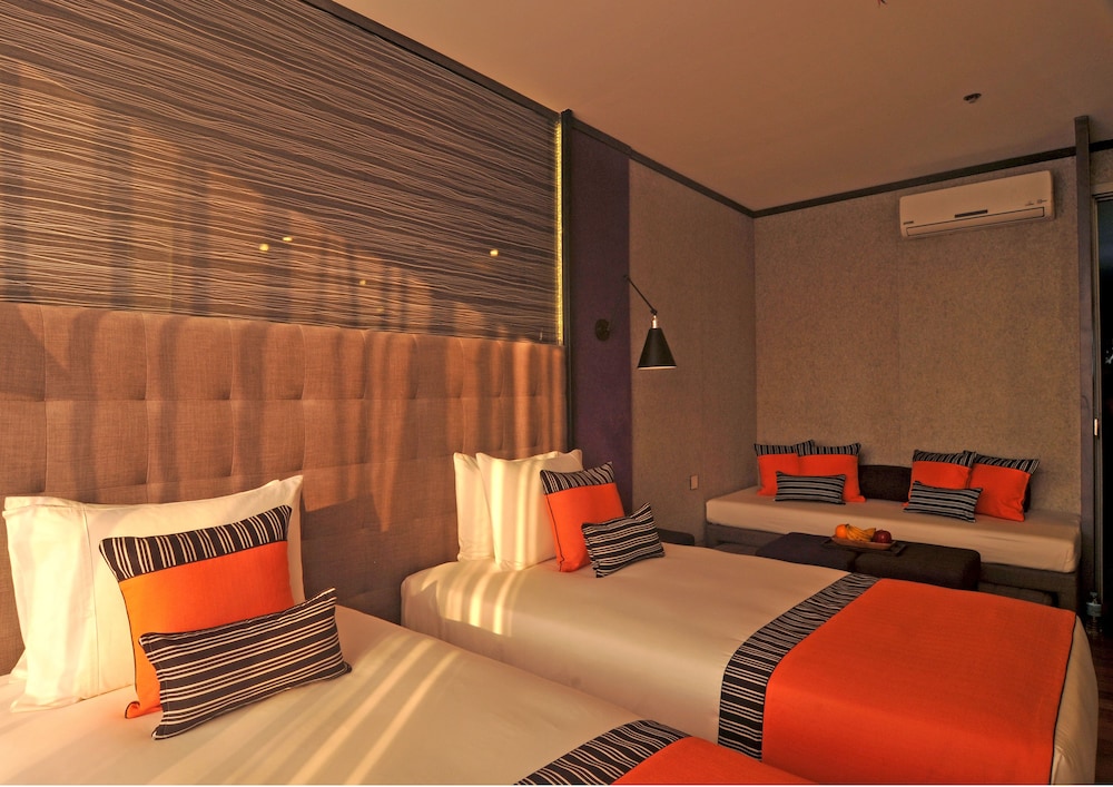 Hive Hotel & Convention Place - Affordable Best Value Hotel in QC by null