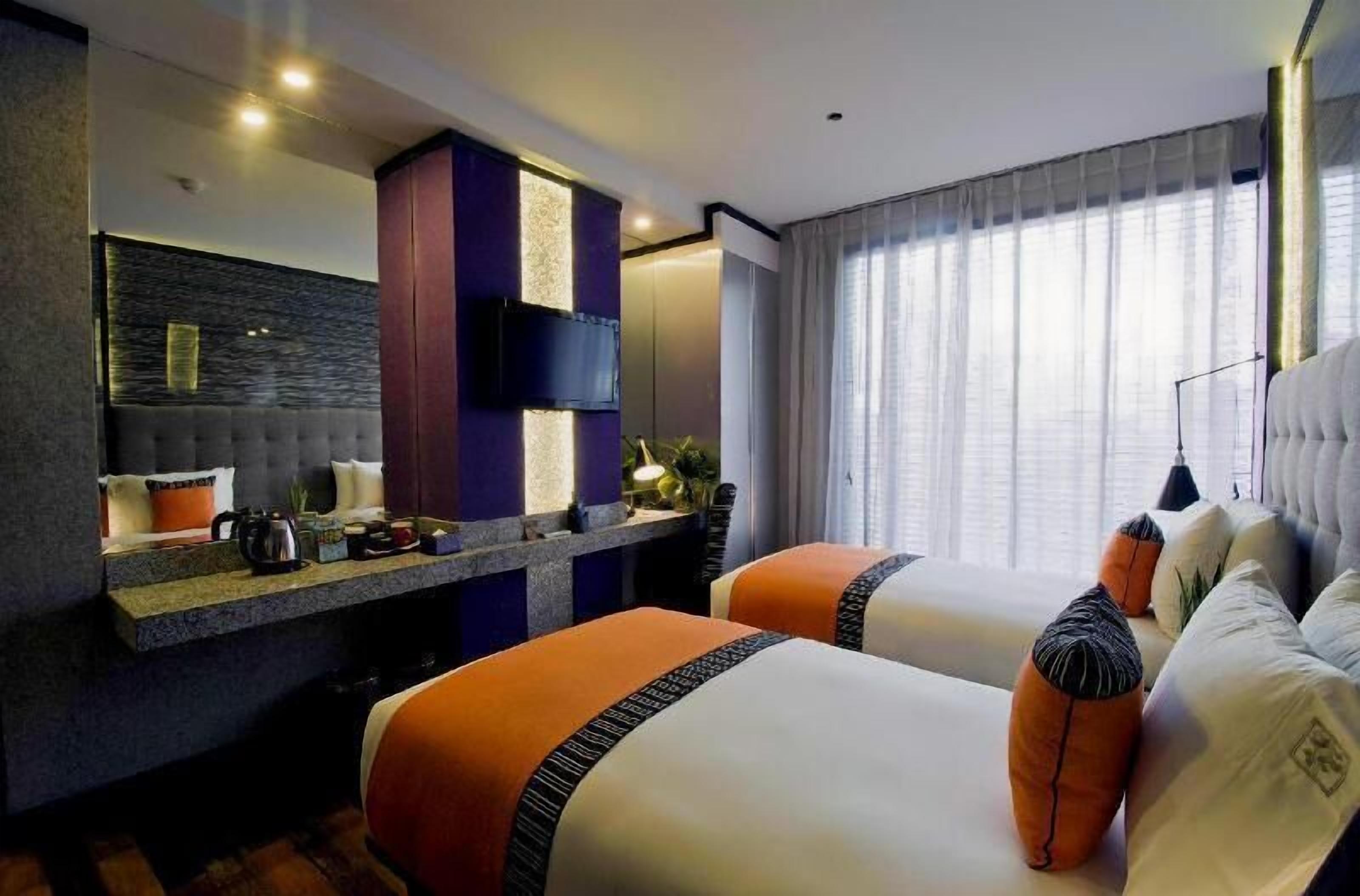 Egyptian cotton sheets, premium bedding, memory-foam beds, in-room safe