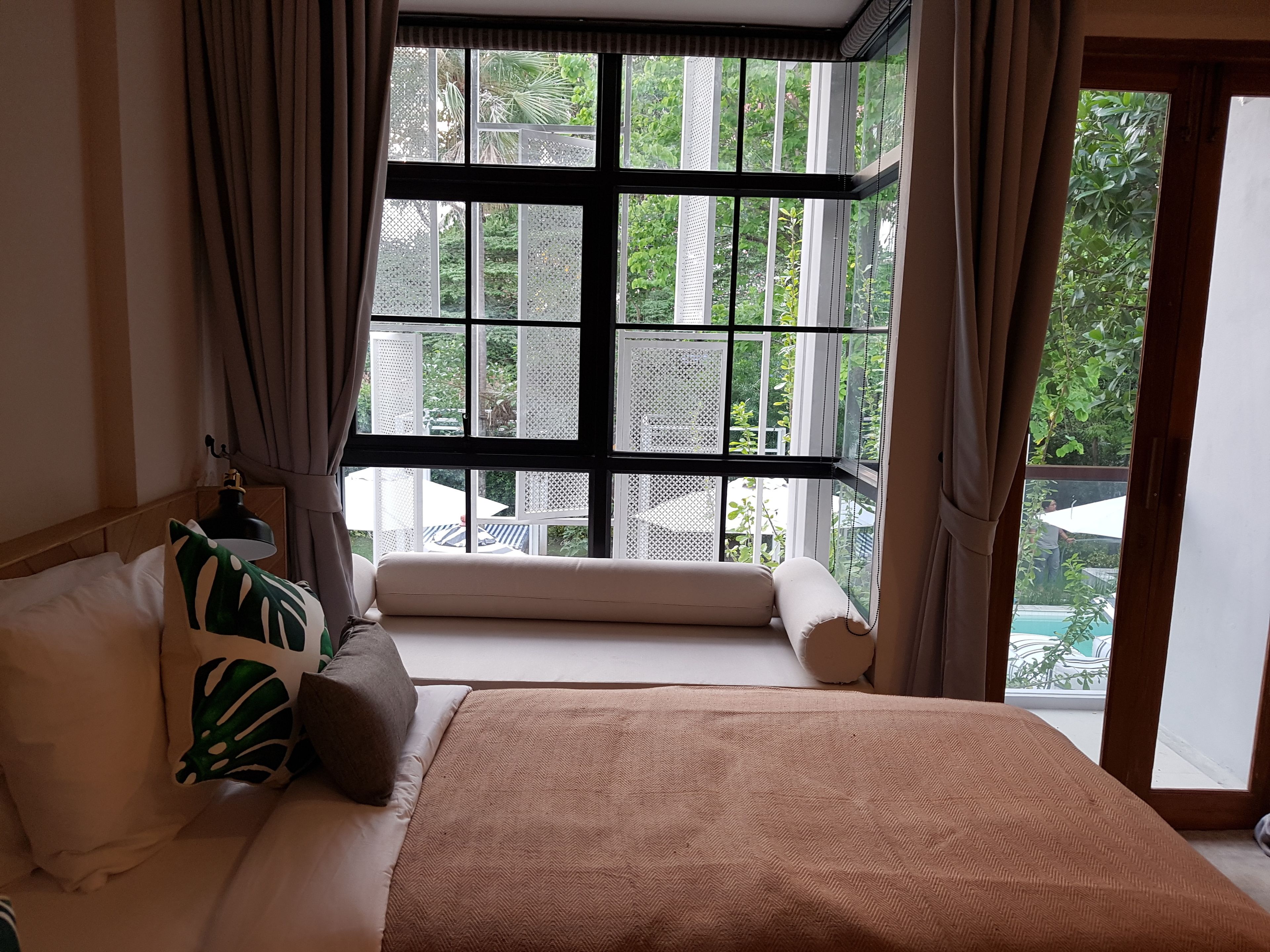 superior twin room, balcony | free minibar, in-room safe, free wifi, bed sheets