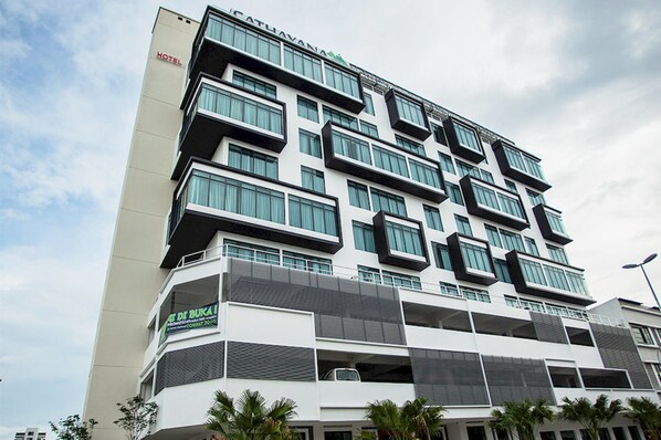 Front of property - Cathayana Hotel (Kuantan)