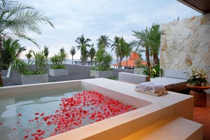 Select Comfort beds, minibar, in-room safe, free WiFi