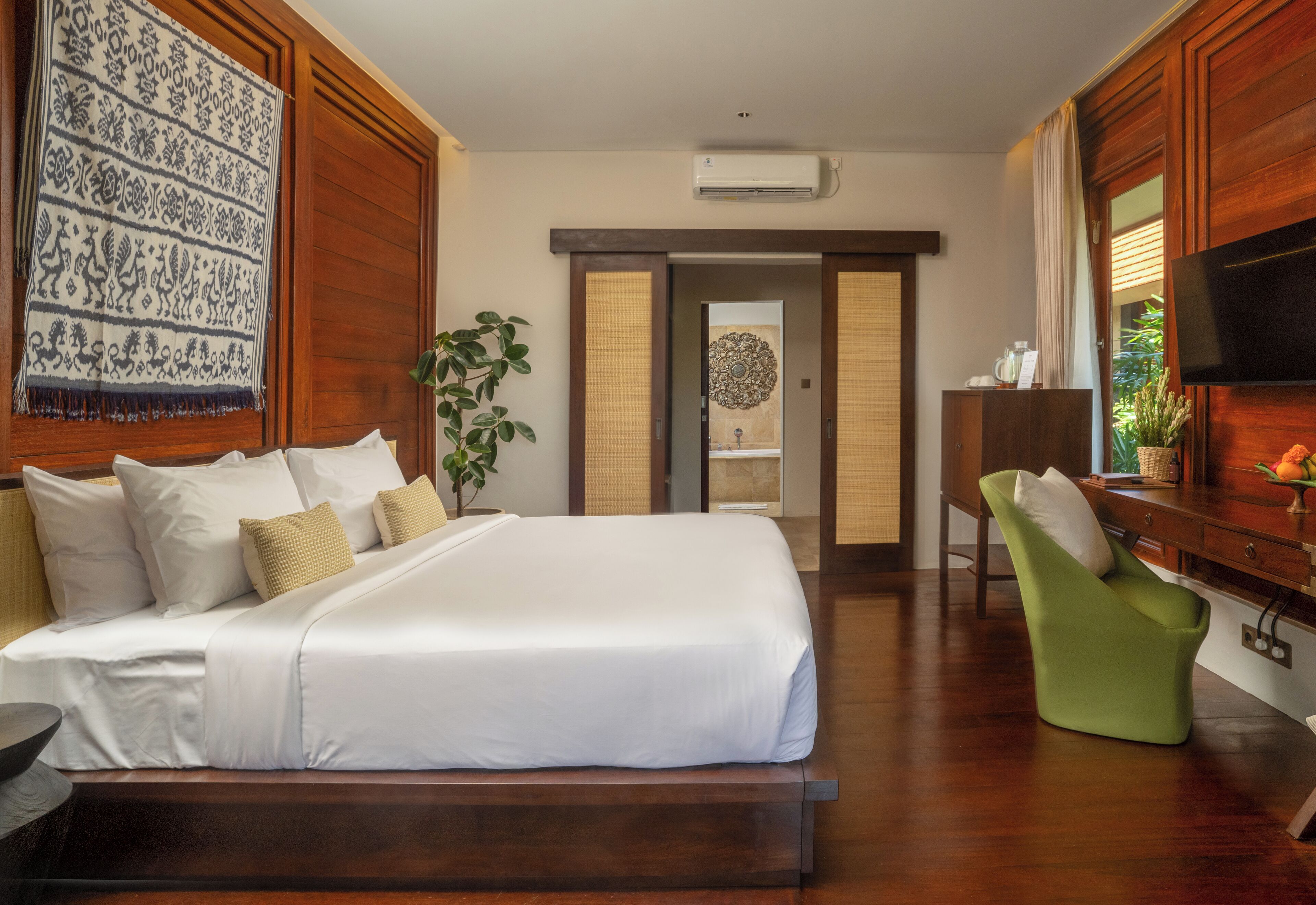 Colchones Select Comfort, minibar y caja de seguridad en la habitación 