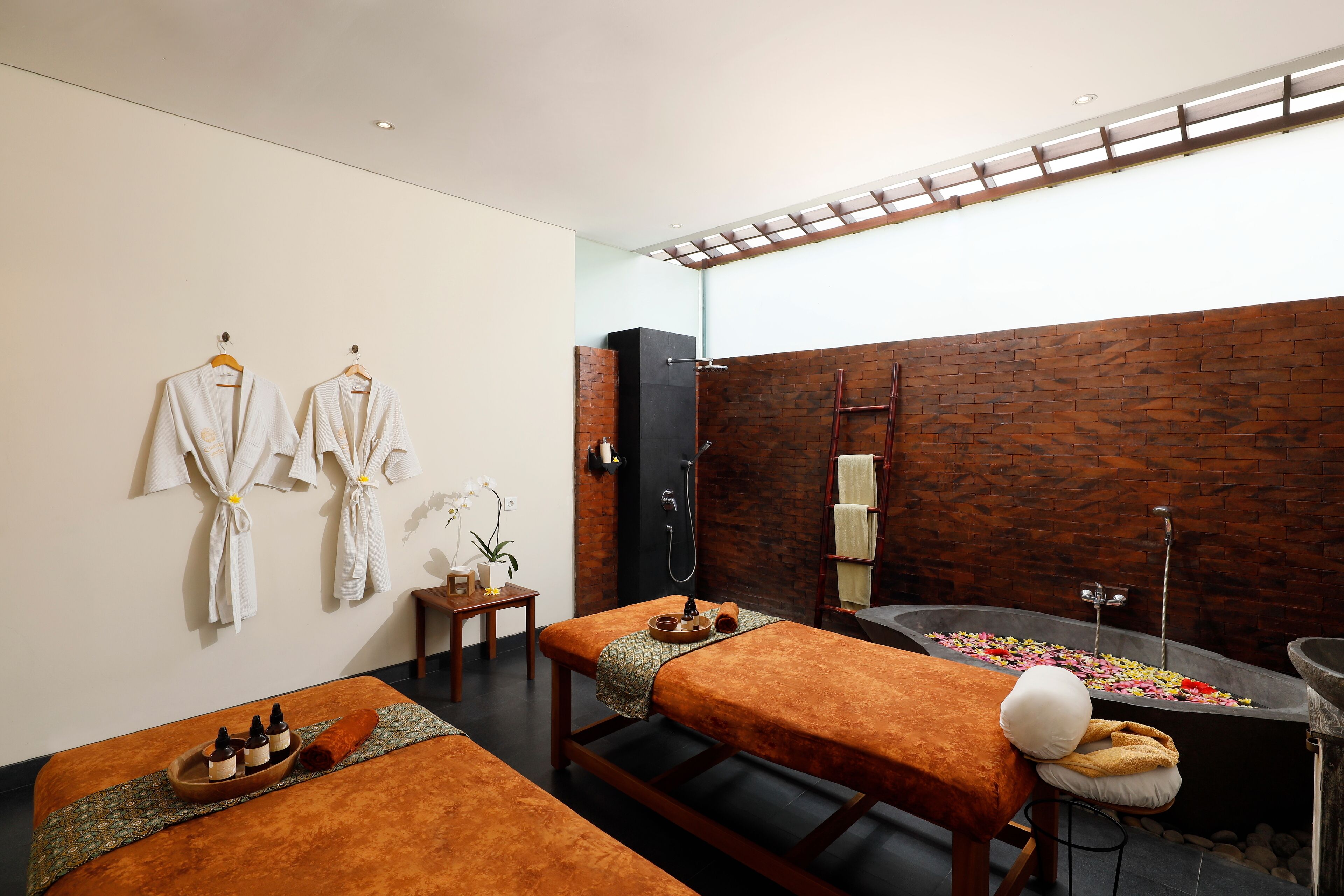 couples treatment room(s), body treatments, reflexology