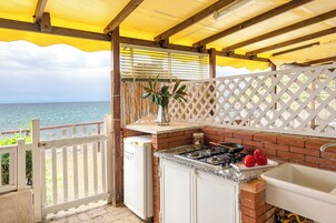 Caravan External Private Bathroom | Private kitchen | Fridge, stovetop, cookware/dishes/utensils