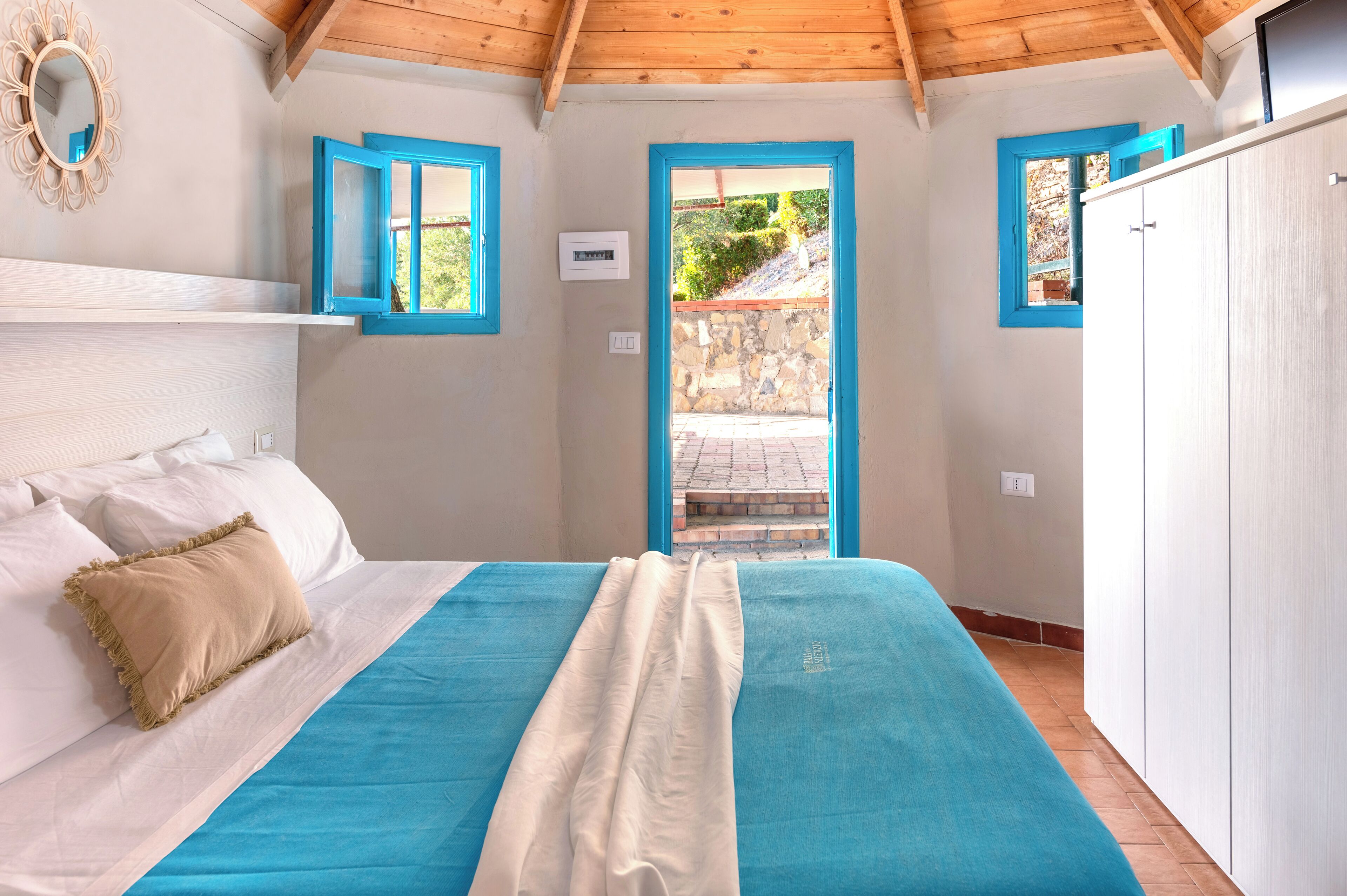 Bungalow, 1 Bedroom | Blackout drapes, cribs/infant beds, free WiFi, bed sheets