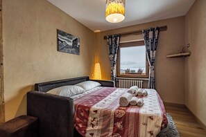 Junior Suite | Free cribs/infant beds, free WiFi, bed sheets - Chalet Saint-Barthélemy Hotel (Nus)