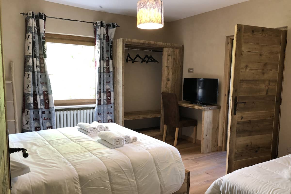 1 habitación, cunas gratuitas, wifi gratis y ropa de cama