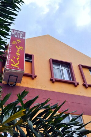 Front of property - OYO 984 Kings Hotel (Kuantan)