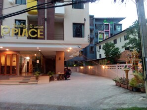 ที่จอดรถฟรี