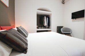 Design Double Room, 1 Queen Bed | Premium bedding, minibar, in-room safe, desk - OneTime Roma (Rome)