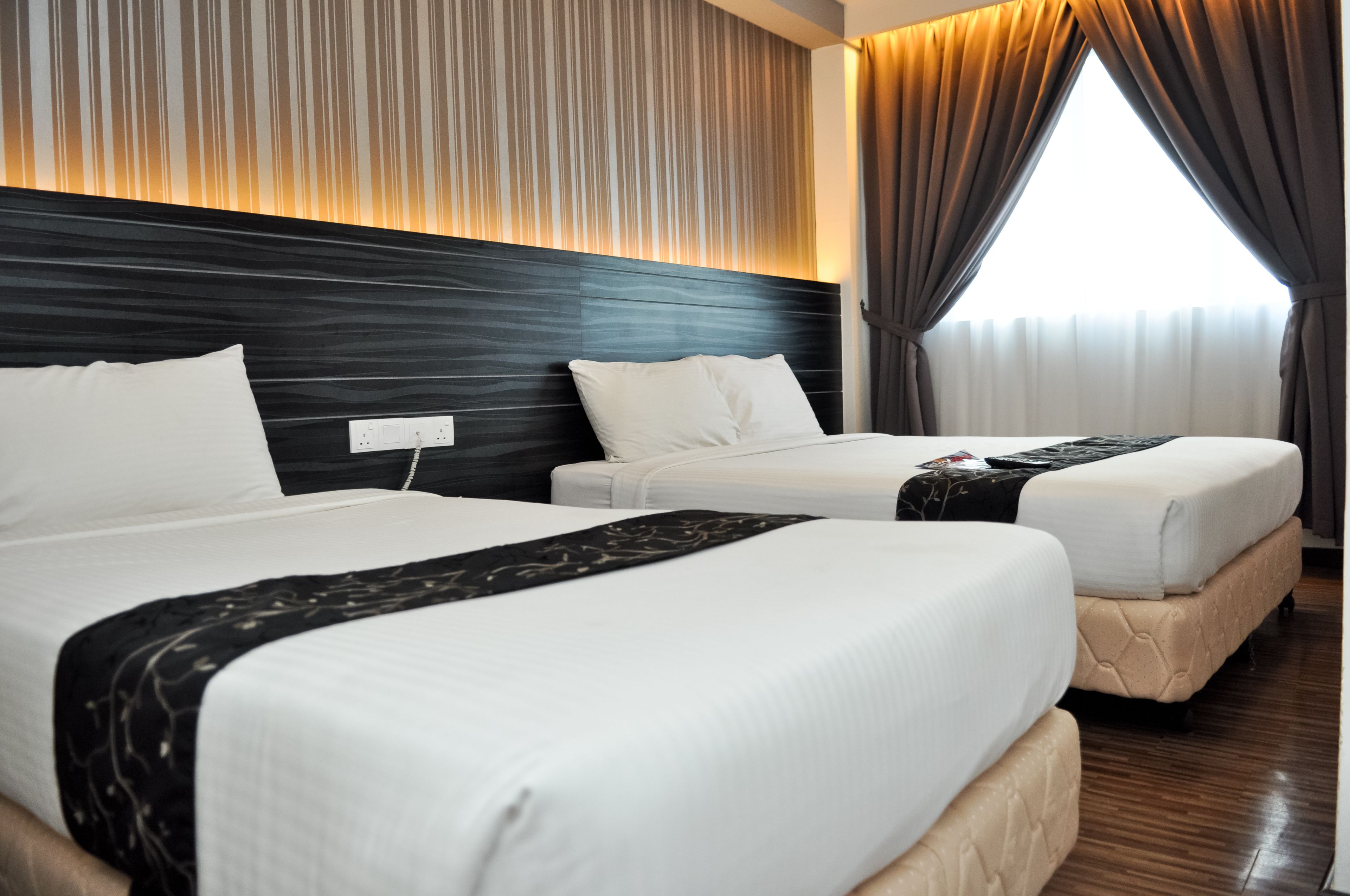 Deluxe Room, 1 Double and 1 Single Bed | Desk, soundproofing, iron/ironing board, free WiFi