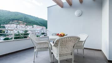 Deluxe Apartment, 1 Bedroom, Terrace, City View | View from room