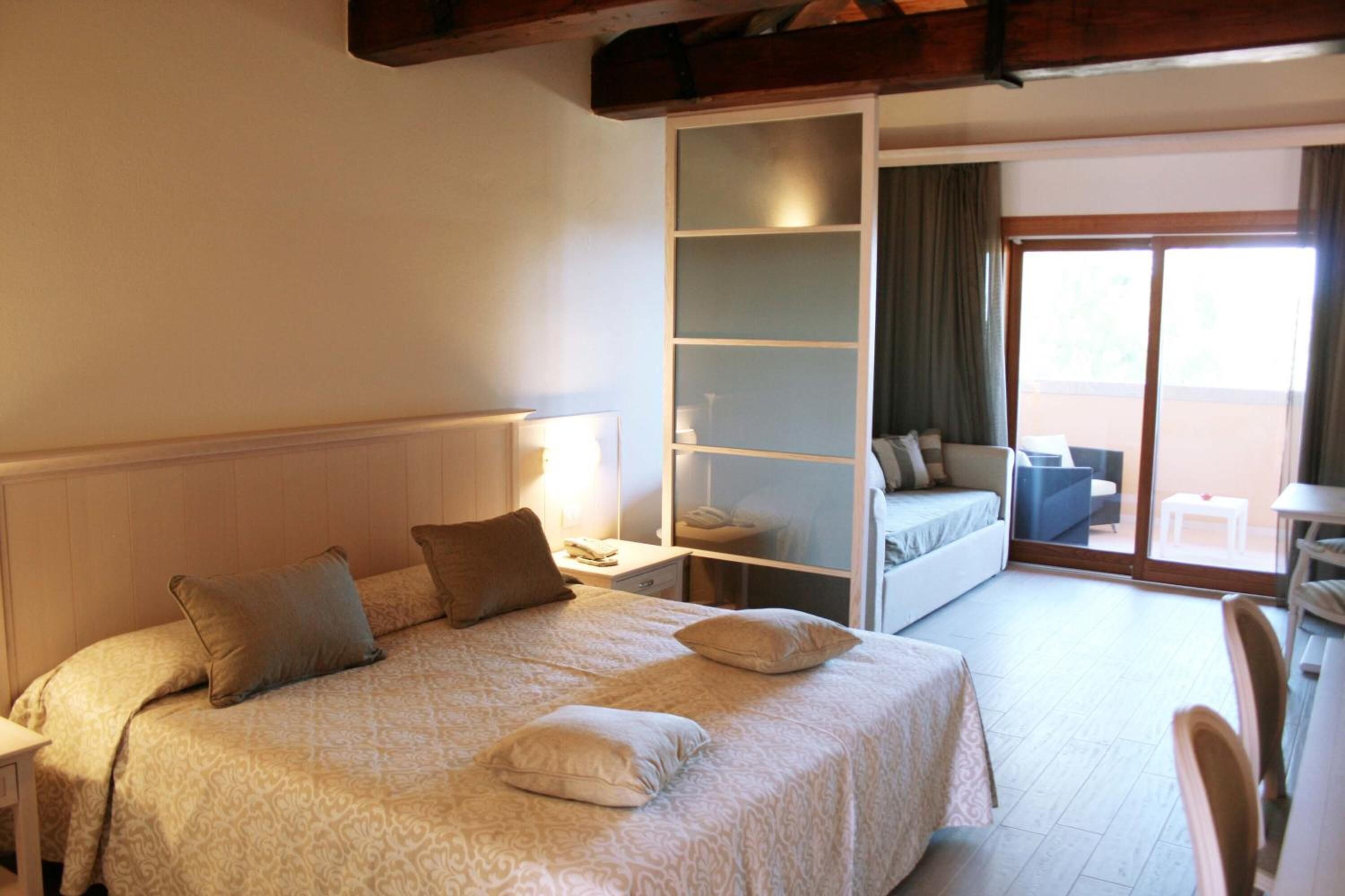 1 bedroom, minibar, in-room safe, desk