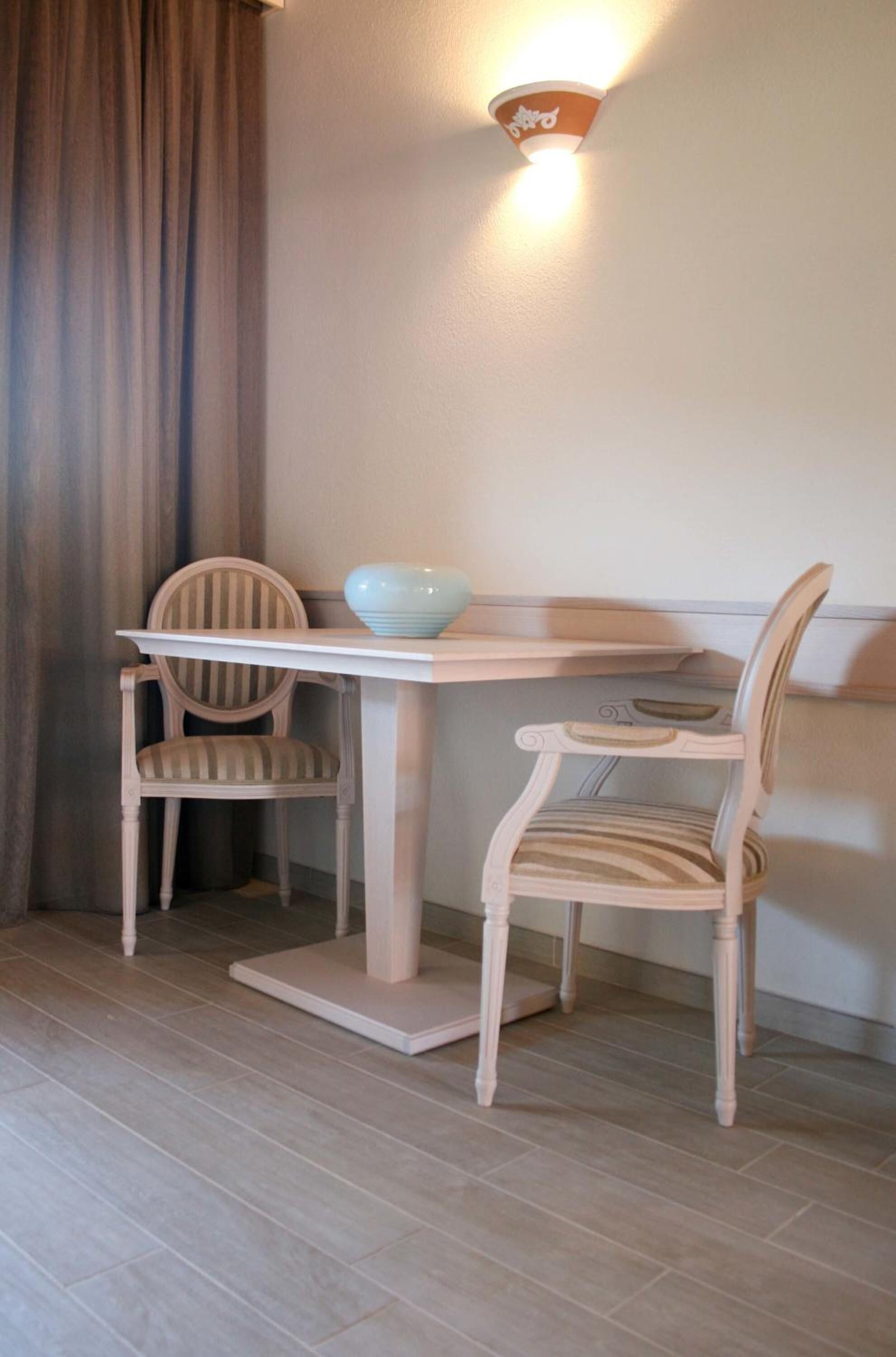 lunch and dinner served, mediterranean cuisine