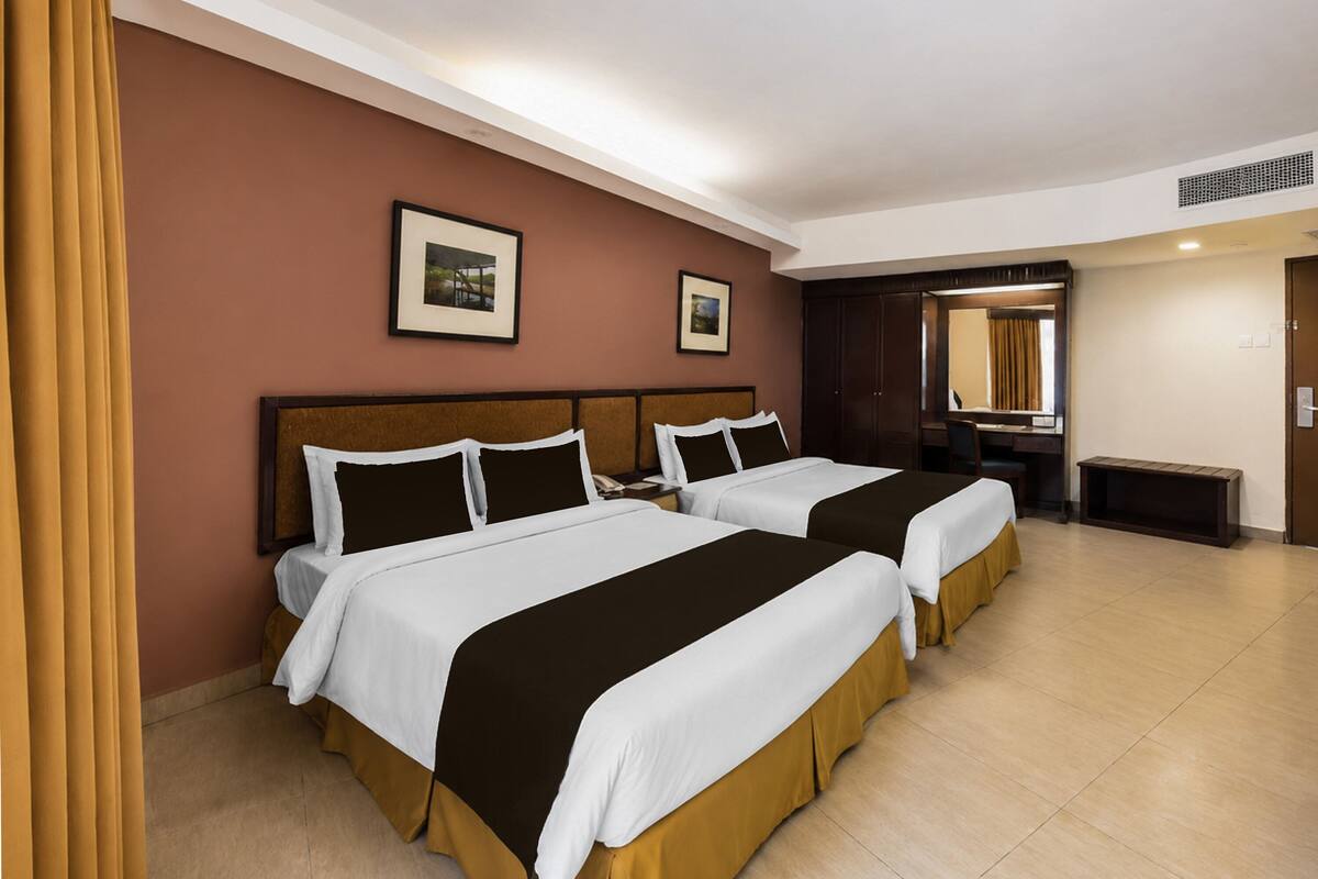 Suite Family | Minibar, desk, soundproofing, iron/ironing board (on request)