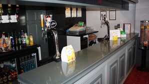 2 bars/lounges - Monterey Beach Hotel (Lytham St. Anne's)