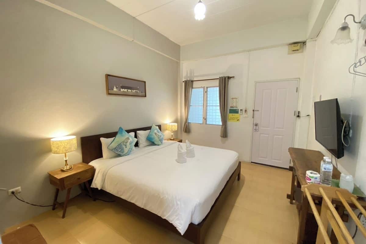Chambre Double Standard | 1 chambre, minibar, bureau, rideaux occultants