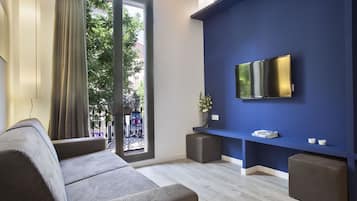 2 bedrooms, in-room safe, individually decorated, individually furnished