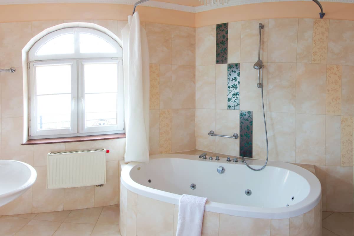 apartment | bathroom | free toiletries, hair dryer, towels