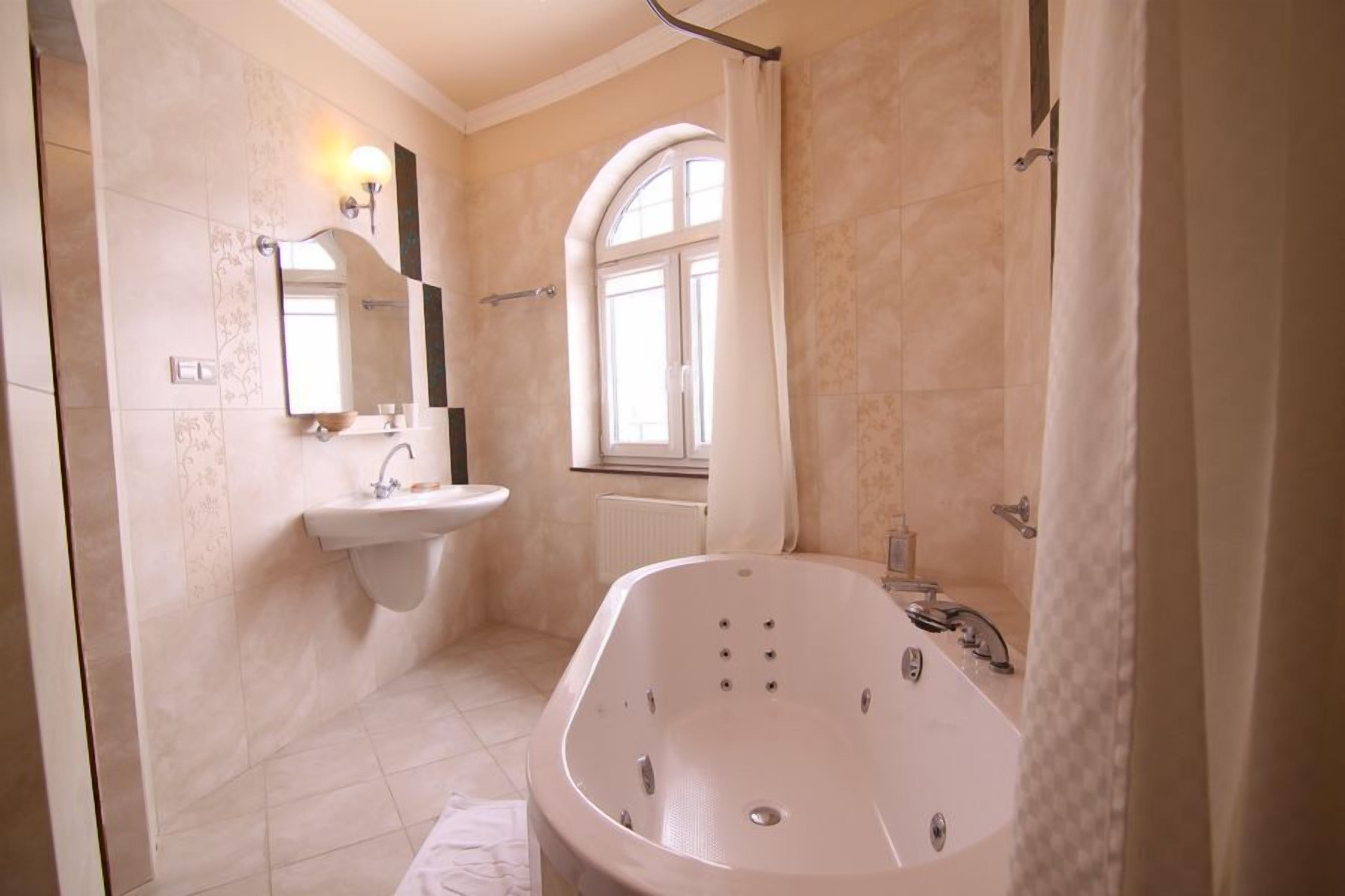 apartment | bathroom | free toiletries, hair dryer, towels