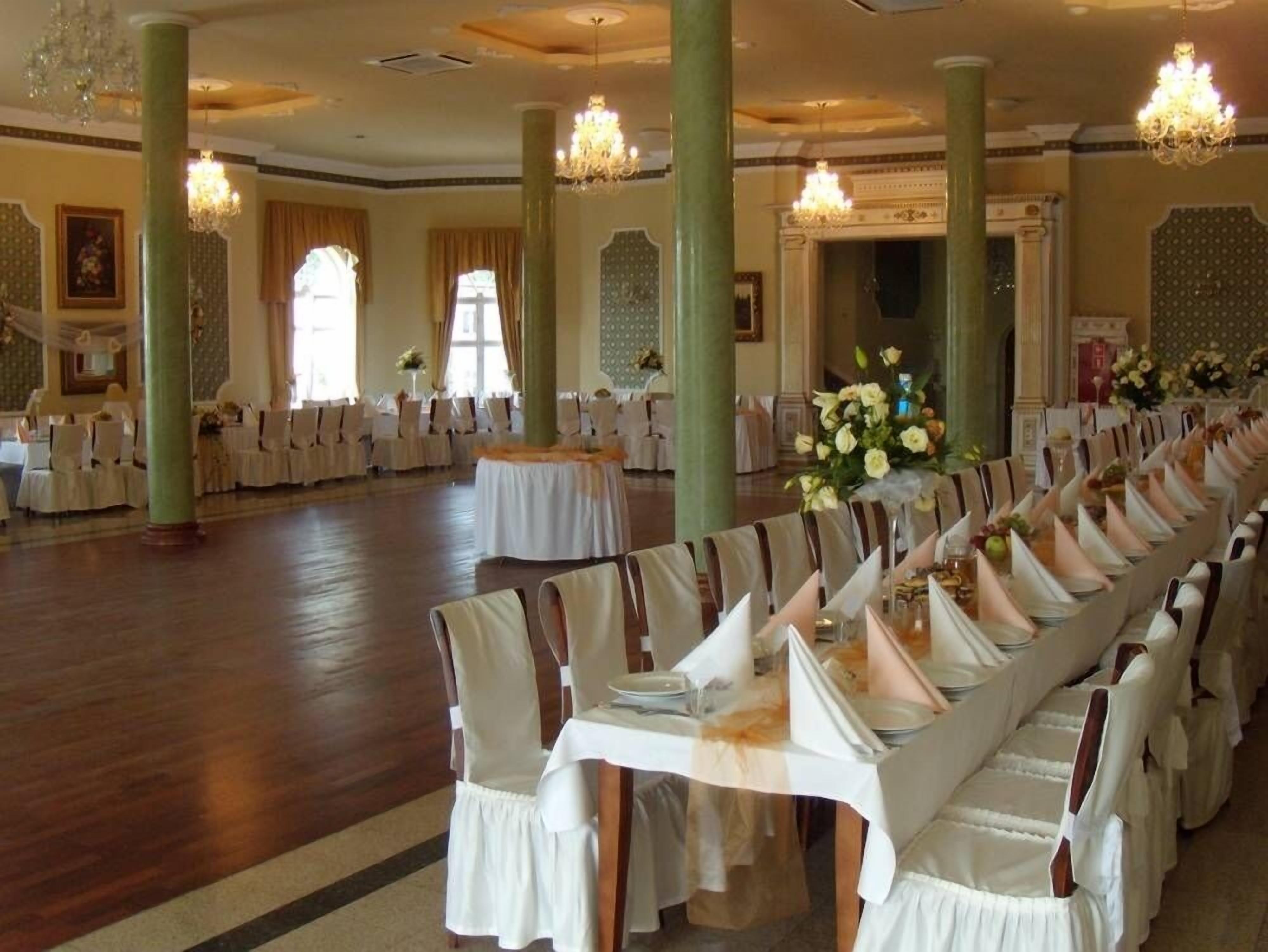 banquet hall