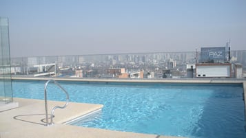 2 piscines extérieures