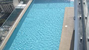 2 piscinas al aire libre