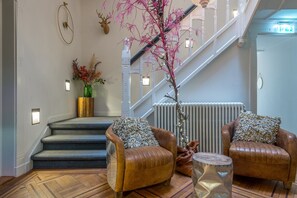 Zona de estar del vestíbulo