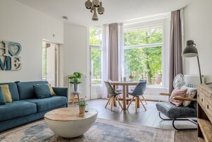 Ropa de cama hipoalergénica y minibar 