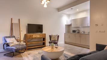 Comfort Apartment | 1 bedroom, hypo-allergenic bedding, minibar, in-room safe