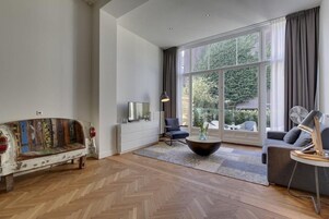 Ropa de cama hipoalergénica y minibar 