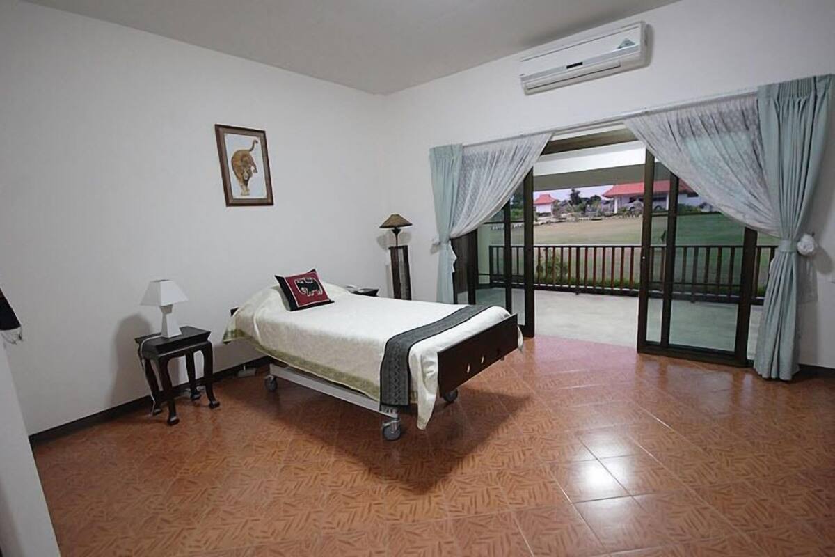 Superior Single Bed