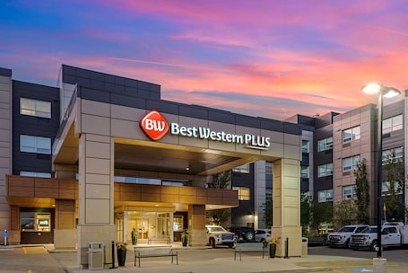 Exterior. Best Western Plus Sawridge Suites