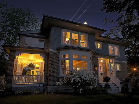Front of property – evening/night. The Captain's House B&B