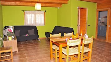 Khu vực ăn uống tại phòng