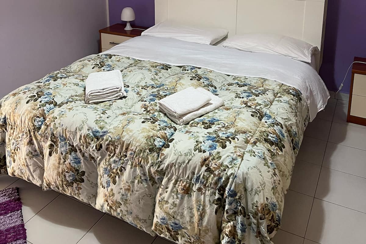 Appartement Familial, 2 chambres | Couette en duvet d'oie, bureau, Wi-Fi gratuit, draps fournis