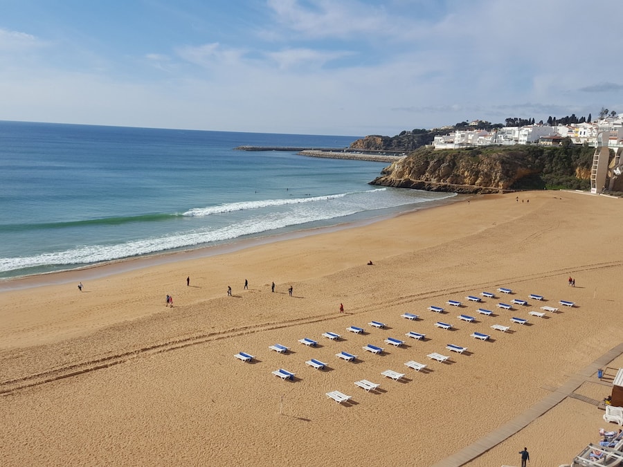 Una playa cerca, arena blanca, traslado desde/hacia la playa gratis