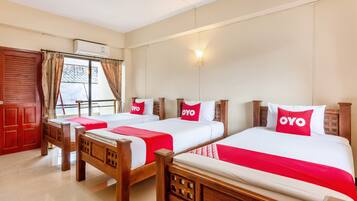 1 bedroom, desk, free WiFi, bed sheets