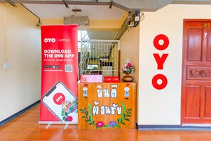 Quầy tiếp tân
